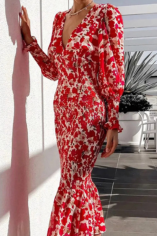 Stay Close Floral Print Smocked Midi Dress