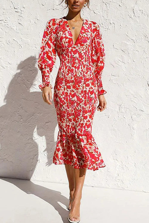 Stay Close Floral Print Smocked Midi Dress