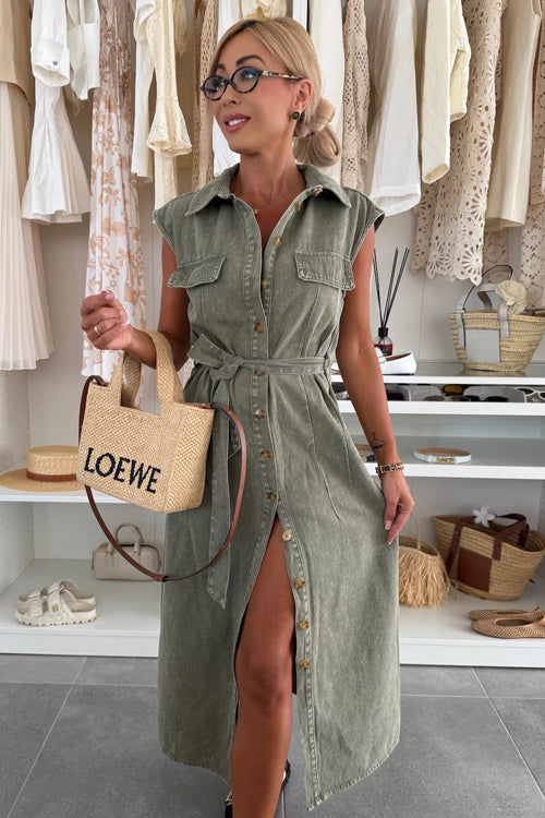 Own The Trend Denim Sleeveless Midi Dress