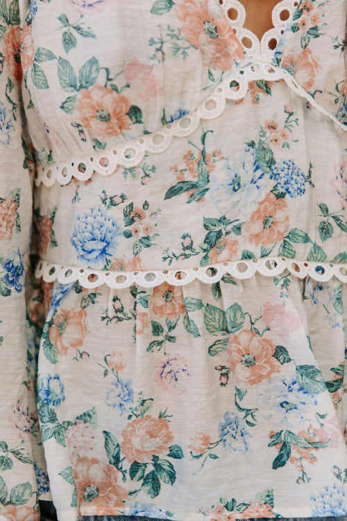 Romance-Inspired Mood Floral Crochet Peplum Top