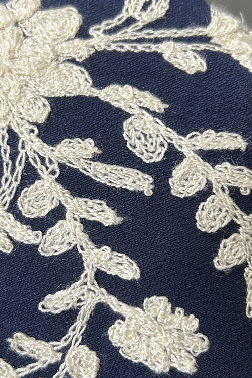 Easygoing Polished Floral Embroidery Top