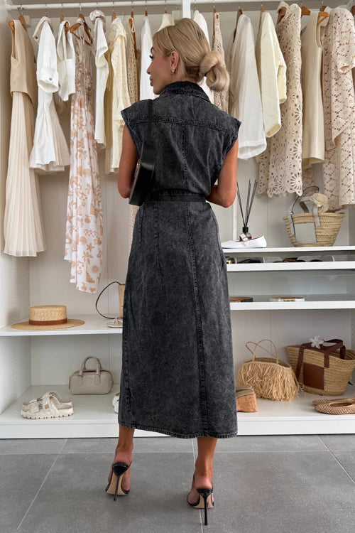 Own The Trend Denim Sleeveless Midi Dress